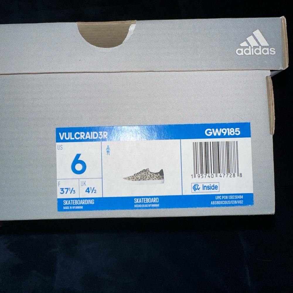 New in box Adidas Vulc Raid3r Shoes size 6 - Picture 7 of 8